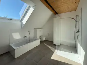 Einzigartige Gelegenheit: Wunderschöne große Wohnung mit Balkon im Zentrum von Lustenau Bild 6