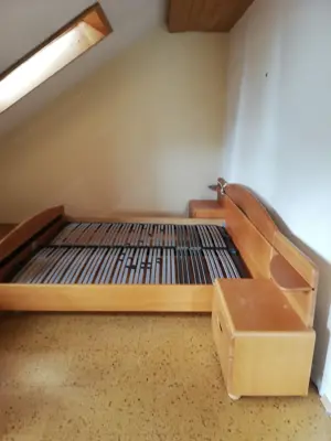 Doppelbett, Bett, Schlafzimmer, Nachtkästchen und Lattenroste gratis Bild 2