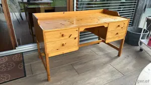 Schreibtisch zu verschenken