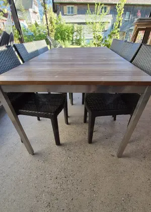 TOP Gelegenheit: Outdoor Tisch mit Stühlen perfekt für die nächste Grillparty