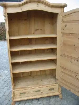 Schrank Fichtenholz