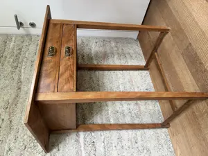 Schöner Beistelltisch Bild 2