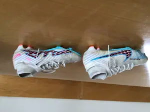 FB Schuhe Gr. 41, Nike Air Zoom; Mercurial