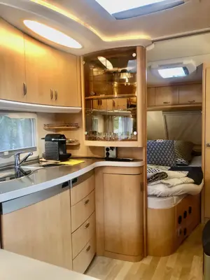 Wohnwagen Hobby Deluxe 460 UFE Bild 8