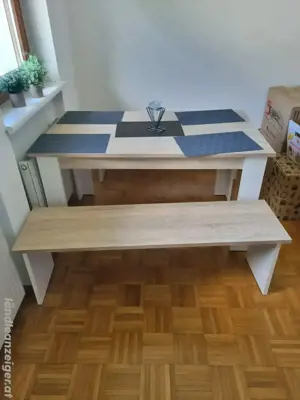 Tisch mit Sitzbänken Bild 2