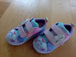 Schuhe für Mädchen Skechters mit Beleuchtung  Bild 2