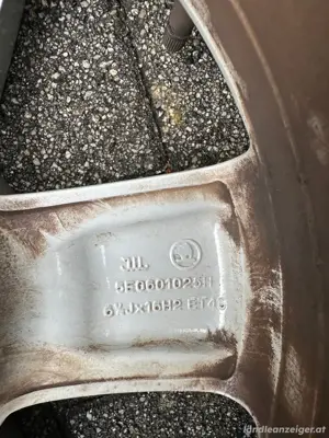 Verkaufe Skoda Felgen mit Sommerreifen. Bild 3