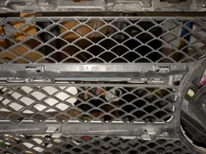 Grill Mercedes C Klasse W 205 Bild 2