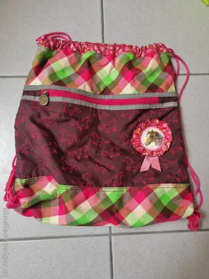 Schultasche mit Zubehör Bild 3