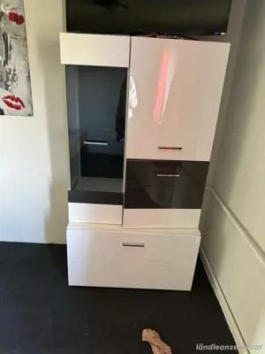 Wohnzimmerschrank zu verschenken