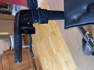 Besco Medical Rollator Carbon Small sehr leicht, faltbar, mit Tasche Bild 6