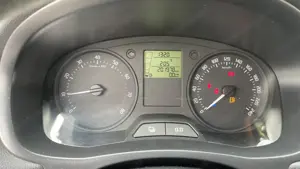 Skoda Fabia 2010 | Unfallfahrzeug | Bastlerfahrzeug | Export Bild 3