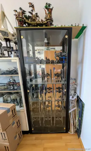 Vitrine   Glas-Schrank  Bild 2