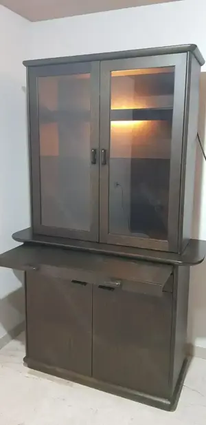 Schrank aus Vollholz Bild 2