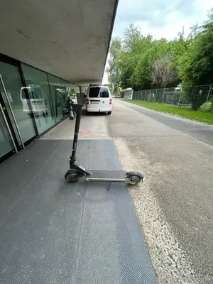 E-Scooter mit 1000 Watt   Top Zustand, nur 400 km gelaufen Bild 2