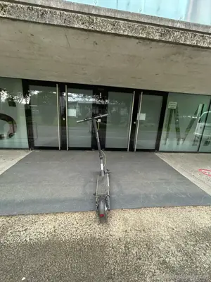 E-Scooter mit 1000 Watt   Top Zustand, nur 400 km gelaufen Bild 3