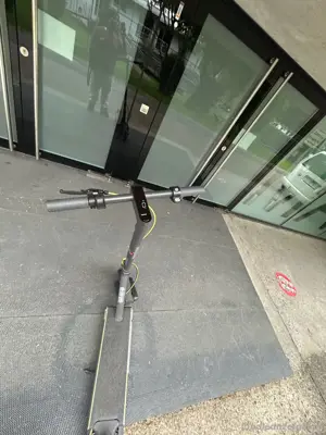 E-Scooter mit 1000 Watt   Top Zustand, nur 400 km gelaufen Bild 4