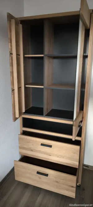 Massivholz Vitrine Bild 4