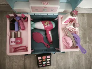 Kinder-Beauty-Koffer + div. Zubehör Bild 2