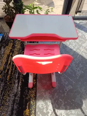 Kinder Schreibtisch  Bild 2