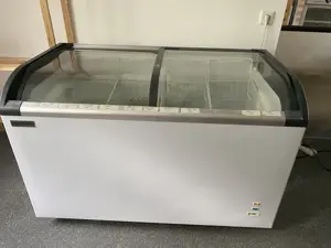 Tiefkühltruhe mit Glasabdeckung