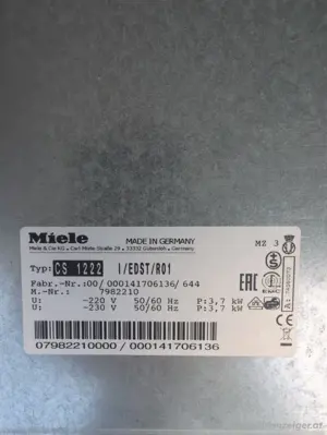 Miele Induktion Feld mit Dunstabzug mittig  Bild 3