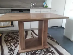 Esstisch aus Holz Bild 2