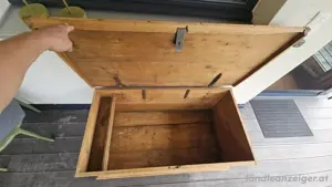 Schöne alte Holz Truhe Bild 3