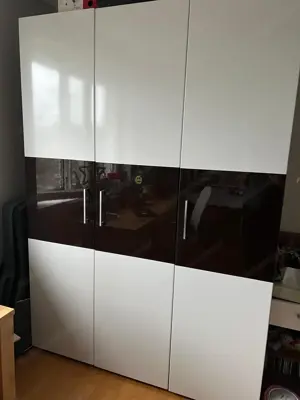 Kleiderschrank mit Schreibtisch Bild 2