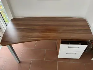 Kleiderschrank mit Schreibtisch Bild 6