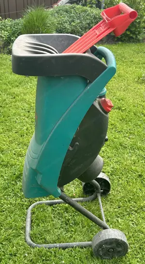 Gartenhäcksler Bosch AXT Rapid 2200 neuwertig  Bild 3
