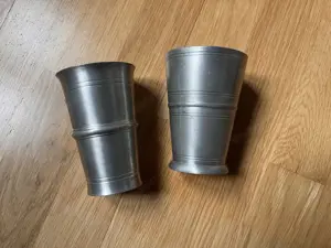 kleine und große Zinnbecher Bild 2