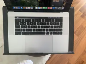 Apple MacBook Pro 2016 Retina | 15.4" | Touch Bar Bild 2