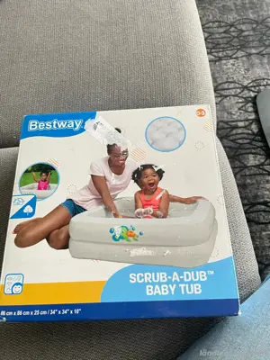Kleinkind Badewanne