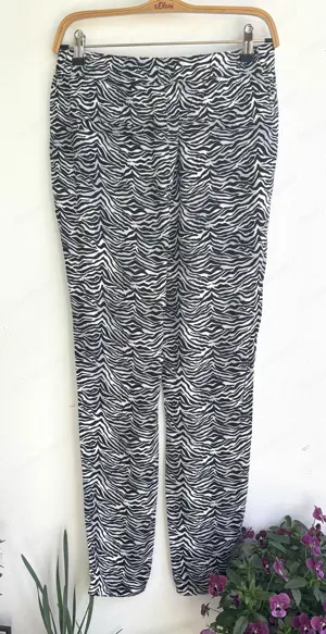 Schwarz weiß gemusterte Damen Hose Bild 2