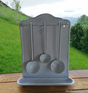 Antikes Kellenblech mit 3 Schöpfkellen
