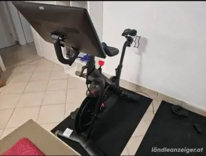 Peloton Bike Trainer inkl. 2 Paar Schuhe Indoorcycling Wir Neu Bild 2