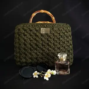 Tasche (gehäkelt) - olivgrün - 30x7x22cm - NEU