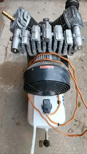 Druckluft kompressor werkstatt Bild 7