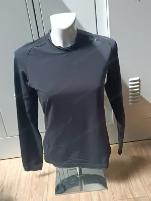 Langarmshirt der Marke Skinfit 