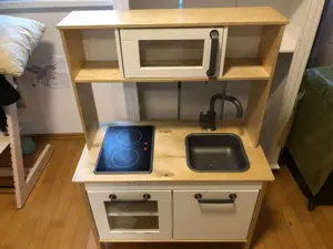 Kinderküche aus Holz 