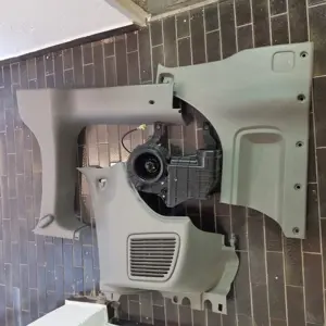 Verkleidung, Klimalüfter und Hutablage für Opel Vivaro 2.5 CDTI BJ 2006 Bild 2