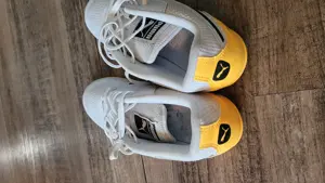 Fußballschuhe zu verkaufen