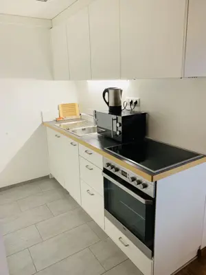 Helle 2 Zimmer Wohnung  Bild 3