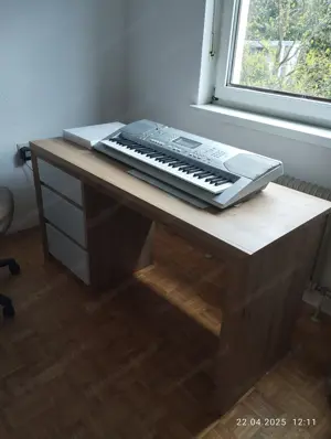 Bett Schrank, cautsch , schreib Tisch,Chef Sessel, Esstisch  Waschmaschine  Bild 6
