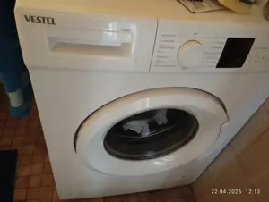 Bett Schrank, cautsch , schreib Tisch,Chef Sessel, Esstisch  Waschmaschine  Bild 7
