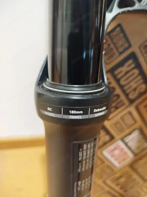 Rock Shox Yari 180mm Bild 3