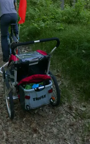 Thule Chariot 1 mit 2. Fahrrad Adapter