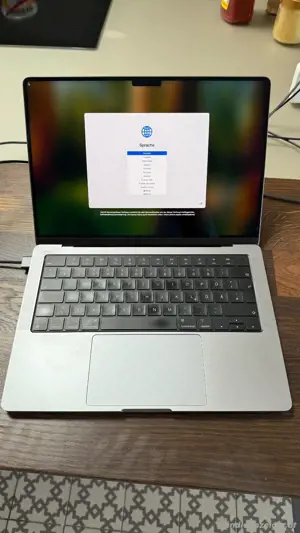 Apple MacBook Pro 14  (2023)   M2 Pro 12-Core | 16 GB RAM | 1 TB 