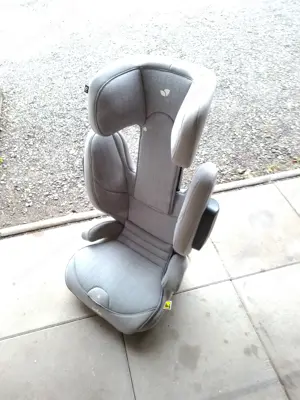 Kindersitz grau, ÖAMTC, Iso-fix 